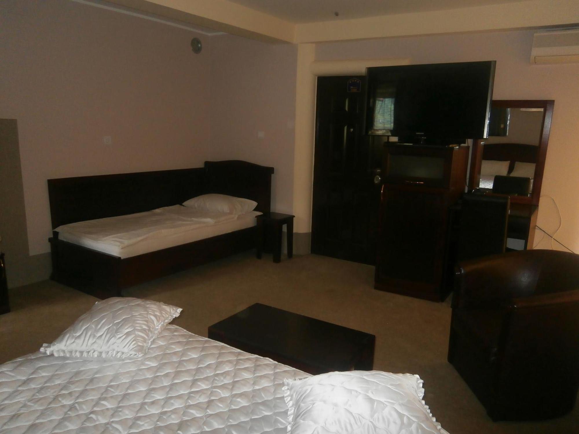 Hotel Vila Mitic Luxx Spa Centar Leskovac  Eksteriør billede